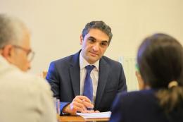 Министр Акоп Симидян принял представителя ЮНИСЕФ в Армении Кристине Вайганд и руководителя программы по управлению рисками стихийных бедствий и изменению климата Вигена Ширваняна